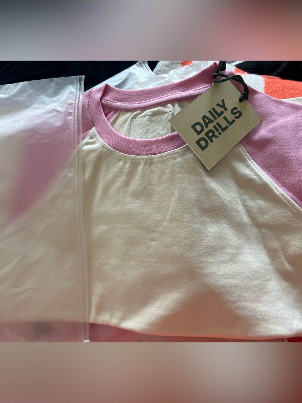 Daily Drills Raglan Tee Taffy & Cream M/L